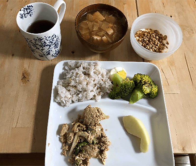 朝食